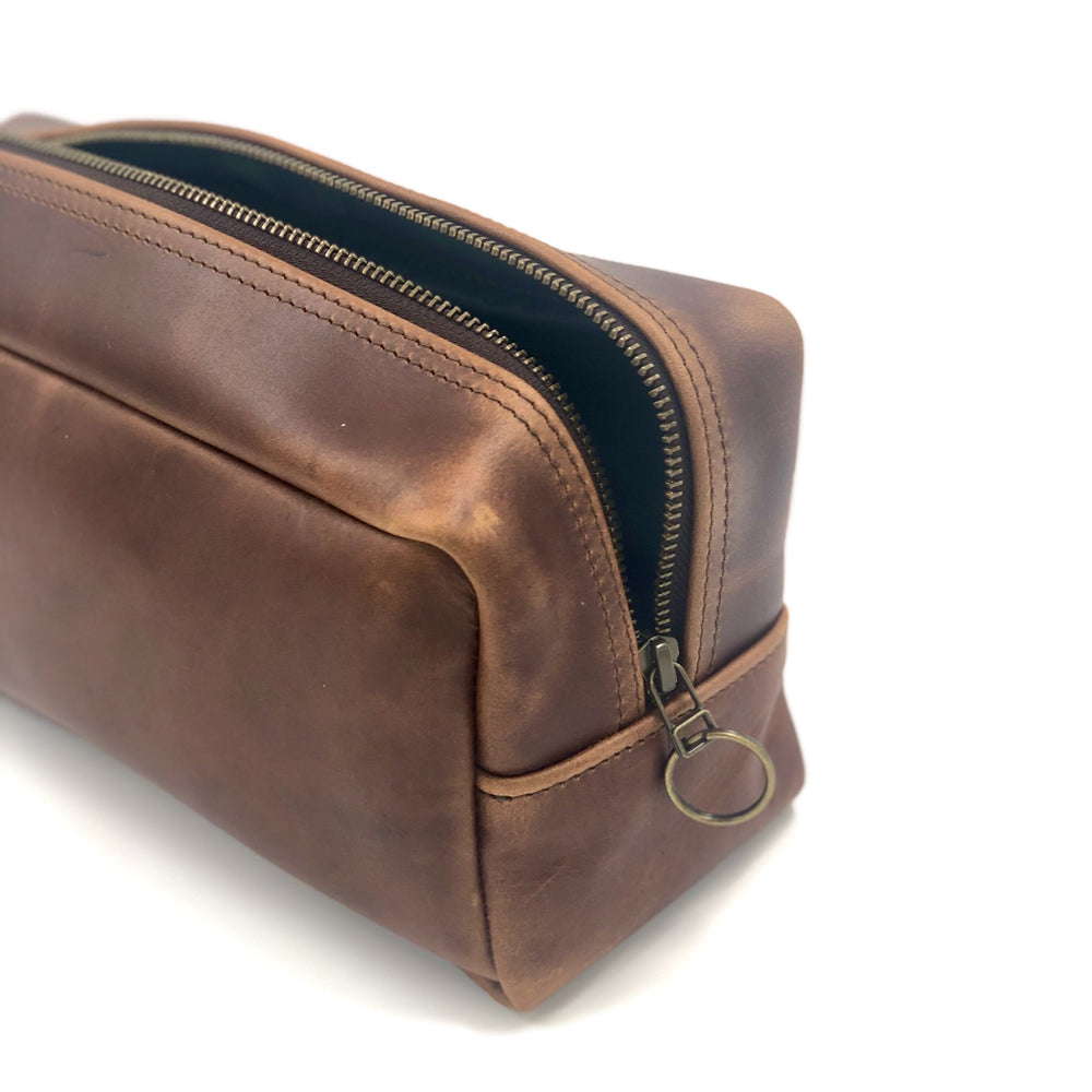 Leather dopp kit/toiletry bag | Leather gift | bovine leather